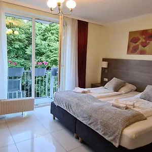 Hotel Cara